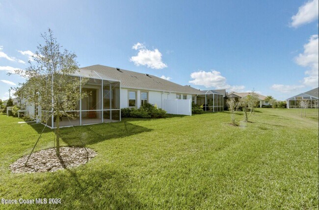 Building Photo - 2746 Spur Dr
