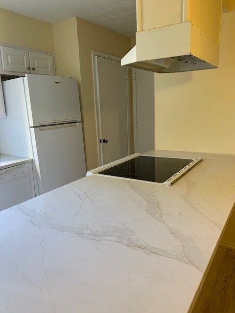 Building Photo - 1950 Paine Ave