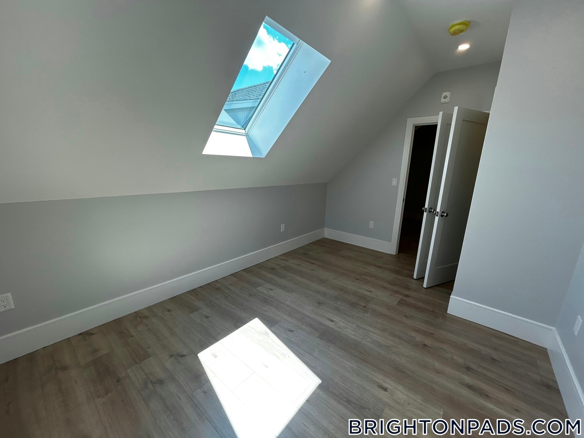 Building Photo - 124 Kenrick St