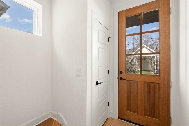 Building Photo - 209 Ben Howell Dr