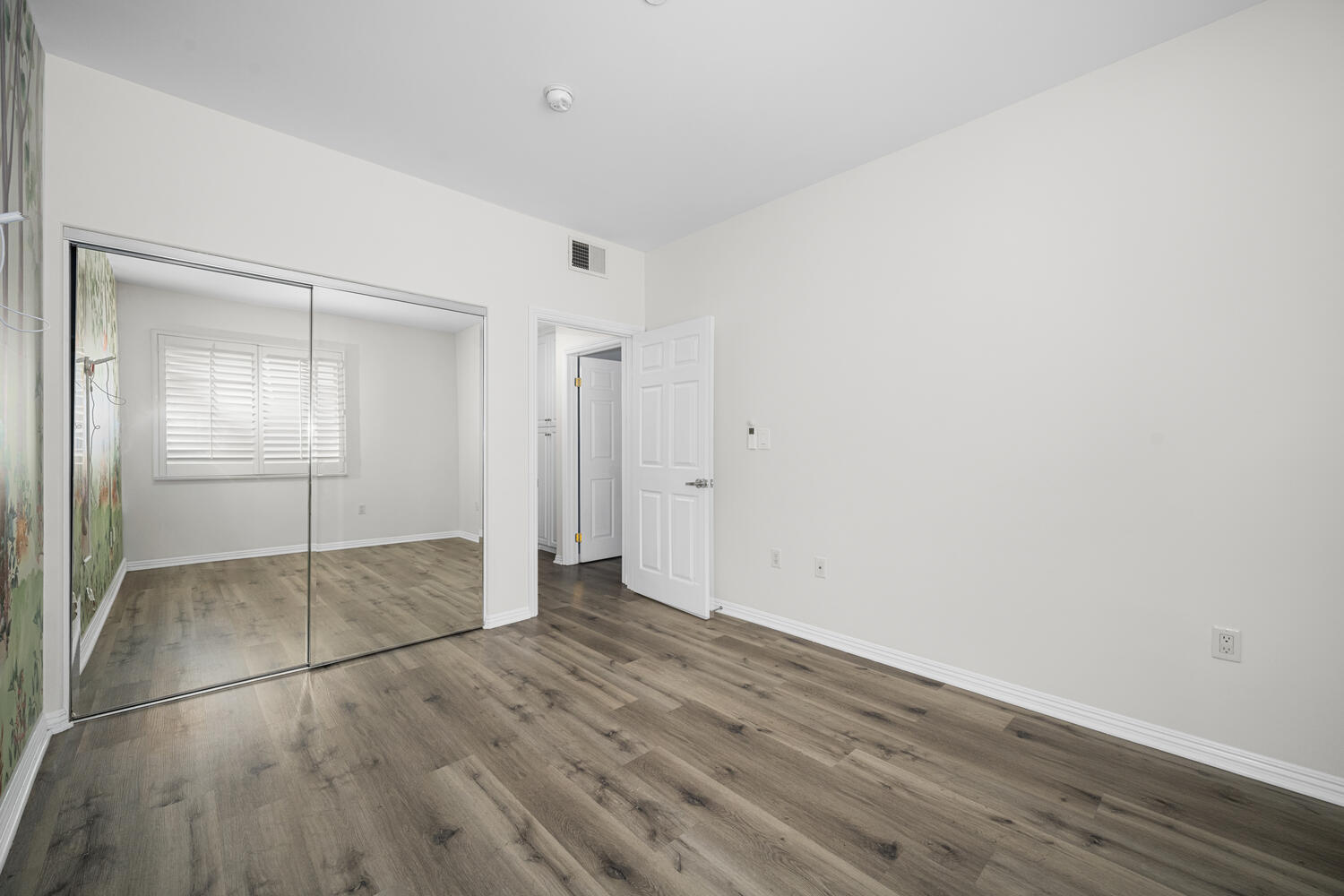 Building Photo - 7403 S Sepulveda Blvd