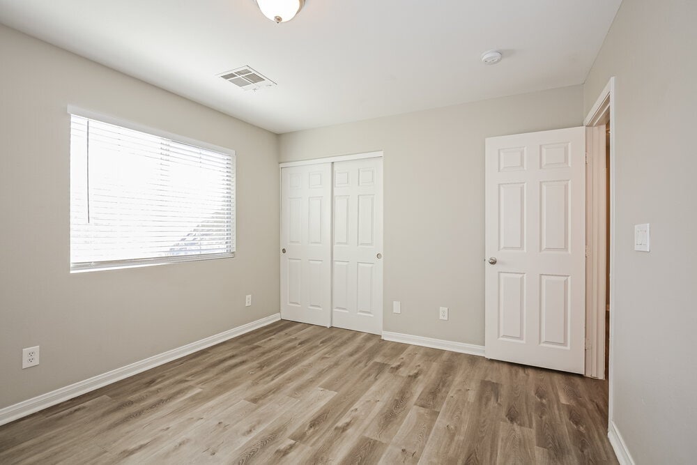 Building Photo - 1152 Maple Pines Ave