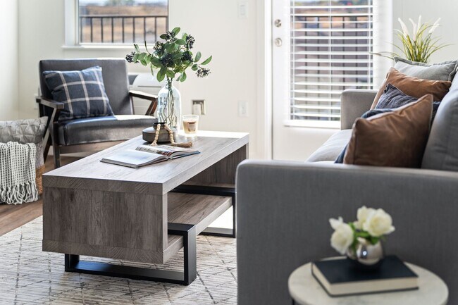 Building Photo - Spring Into Savings: $500 Rent Credit & $5...