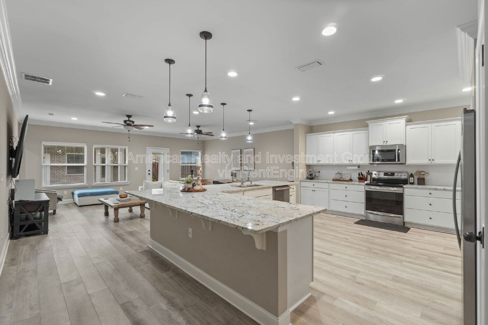 Building Photo - 33 8th Ave