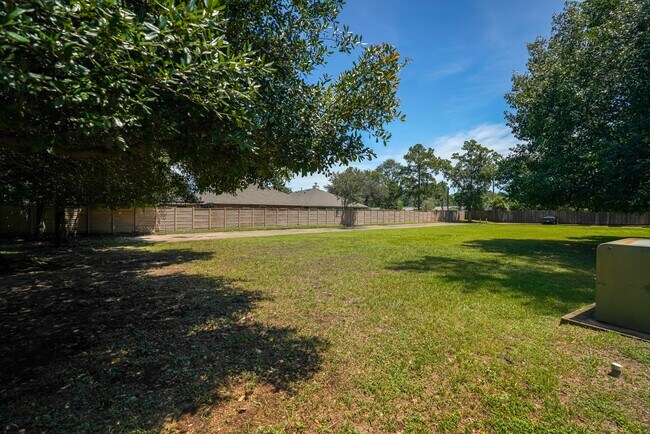 Building Photo - 16800 Sugar Pine Dr