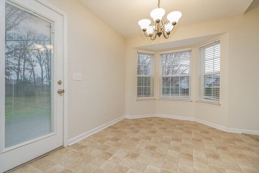 Building Photo - 608 Birchbrook Ct