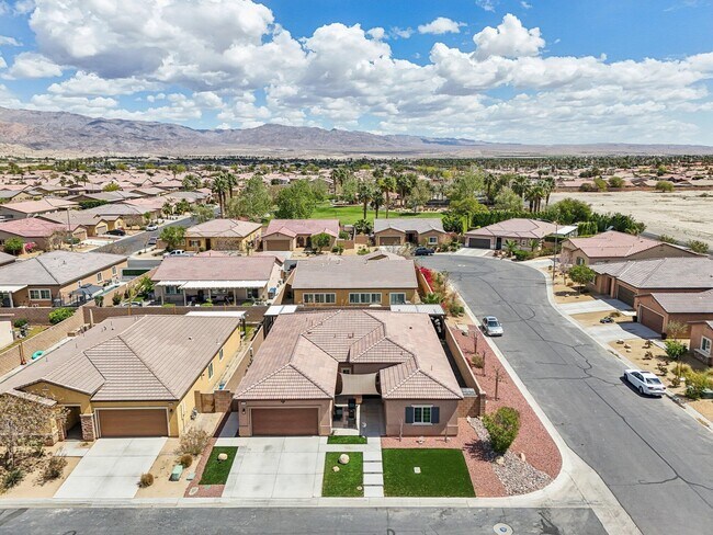 Building Photo - 42912 Gazapo Ct