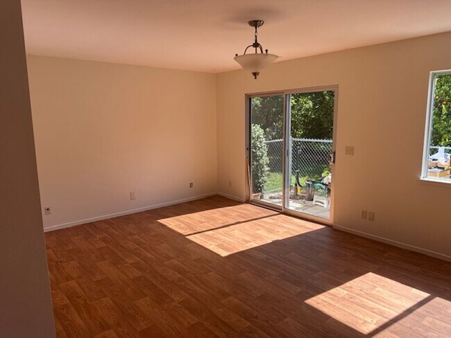 Building Photo - 1 Bedroom in Goleta