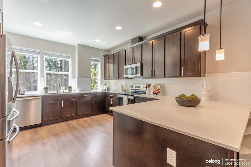 Building Photo - 13717 Admiralty Way