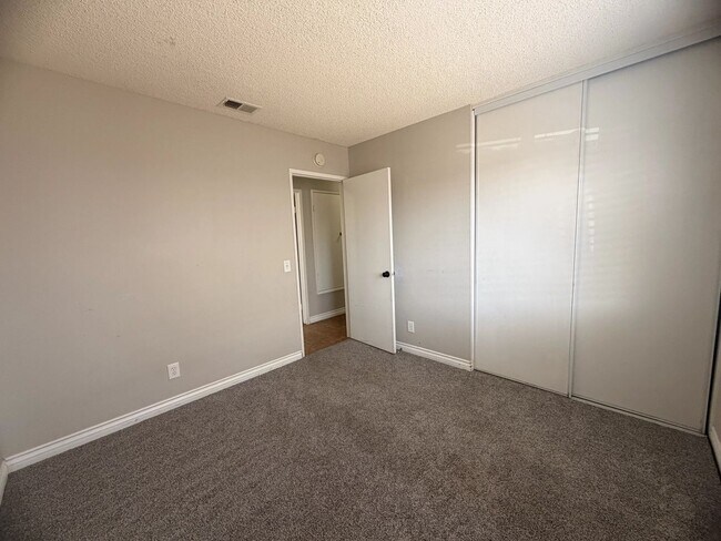 Building Photo - 15366 Black Shadow Dr