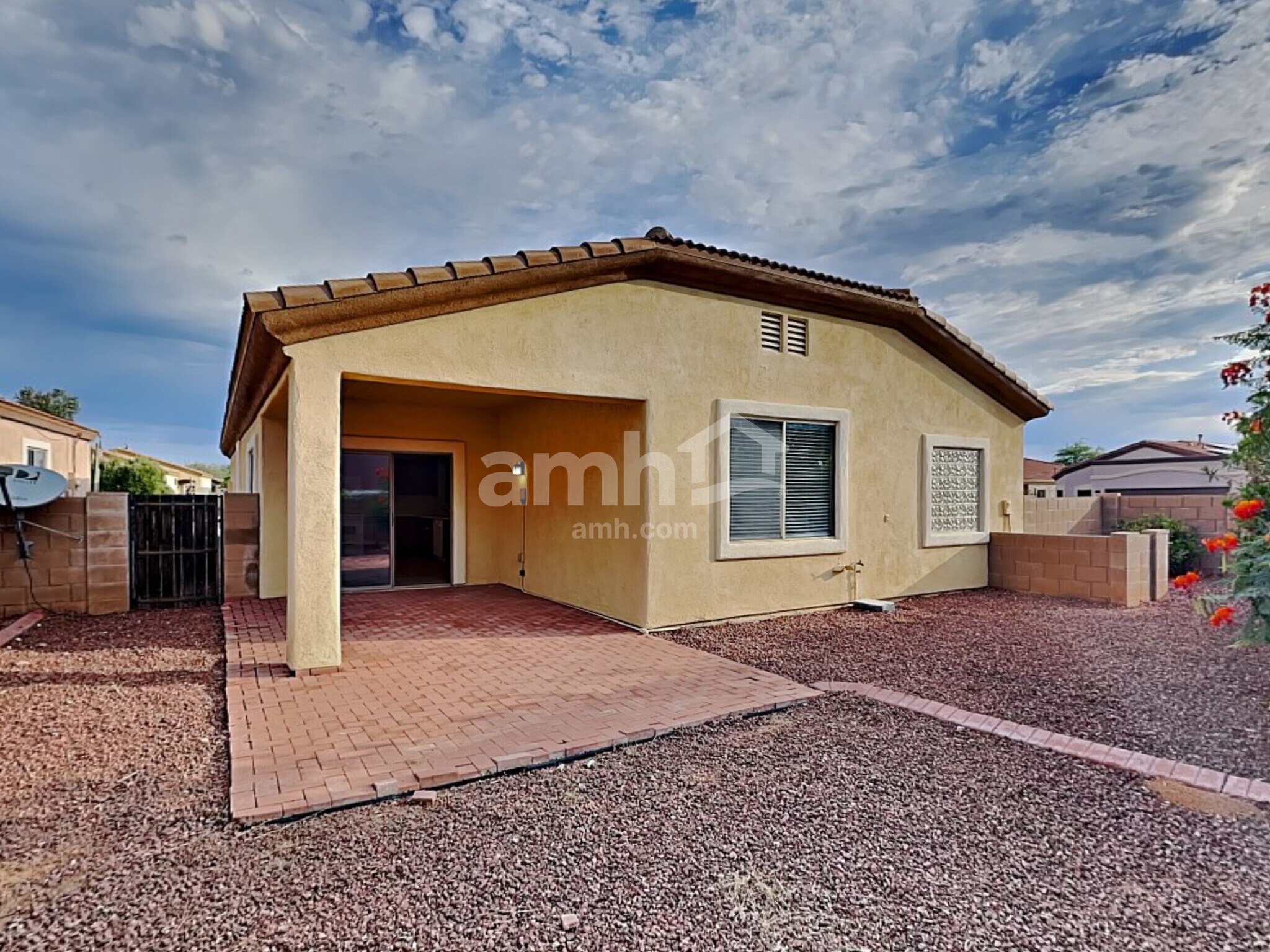 Building Photo - 174 E Corte Rancho Centro