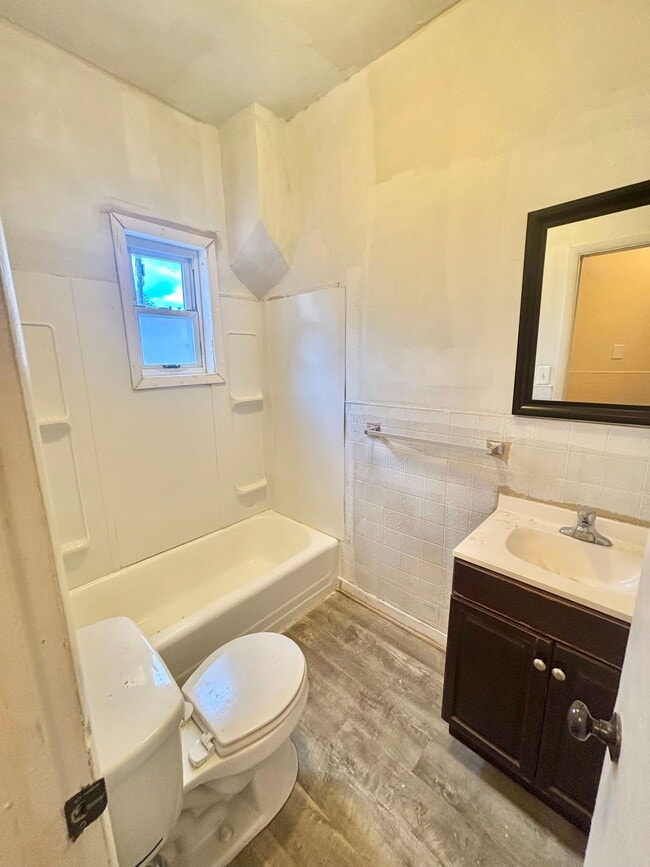 Building Photo - 14 Ruby St