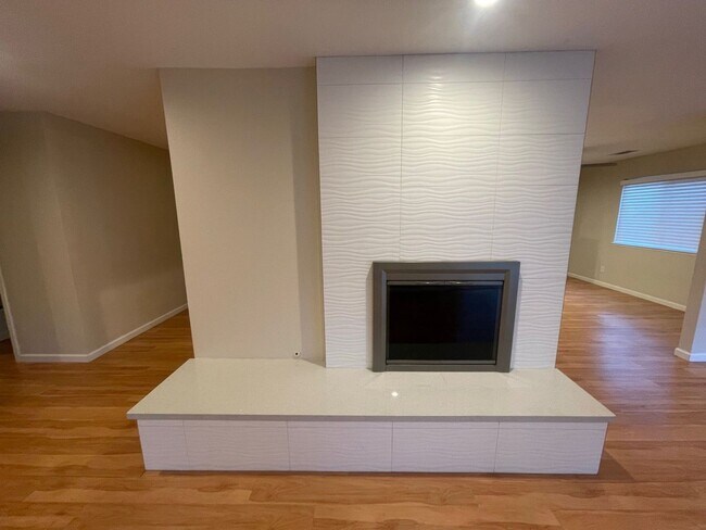 Building Photo - Central Davis Home