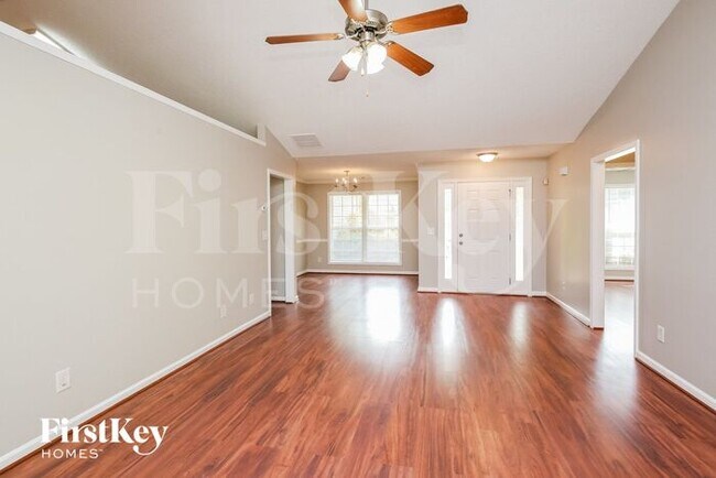 Building Photo - 803 Kenwood Ln