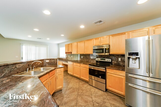 Building Photo - 8202 S Placita Gijon