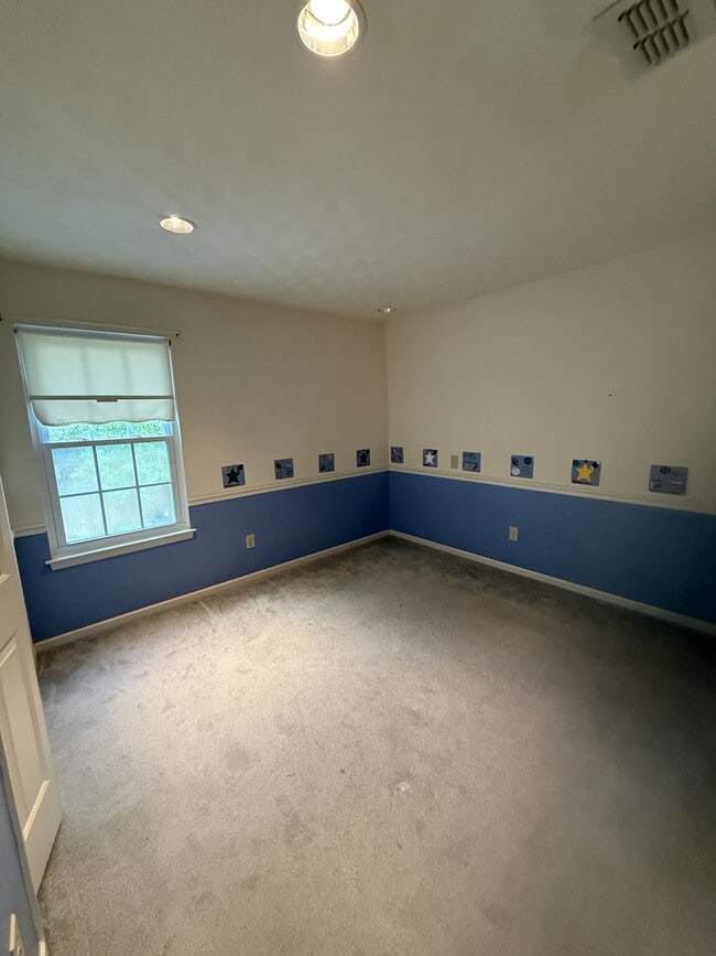 Building Photo - 3813 Sterncroft Dr