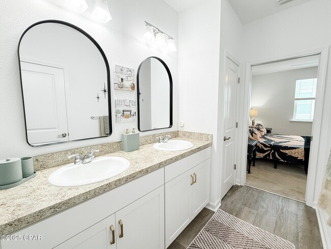 Building Photo - 8734 Sand dollar Dr
