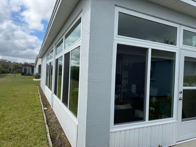 Building Photo - Carillon Lakes Home