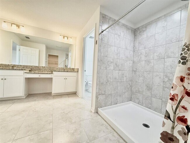 Building Photo - 12189 Nouveau Ave