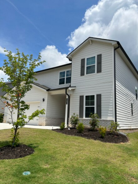 Building Photo - 123 Vivian Ln