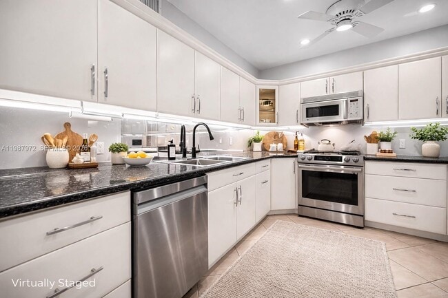 Building Photo - 4020 N Hills Dr