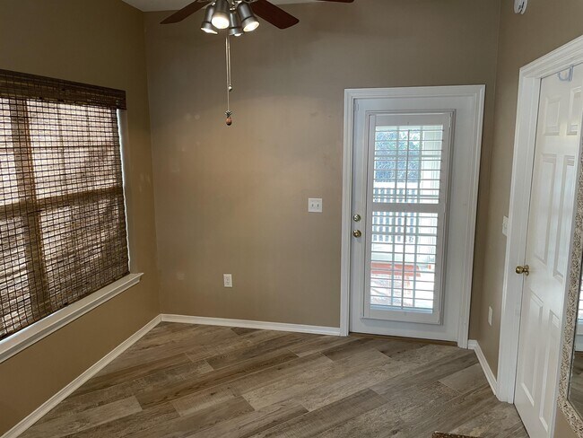 Building Photo - 1322 Treasure Cove