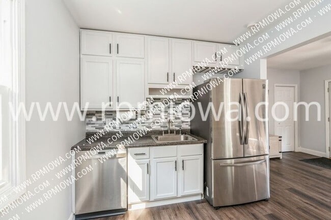 Building Photo - 2935 Indianapolis Ave