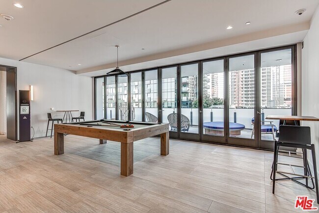 Building Photo - 1100 S Grand Ave