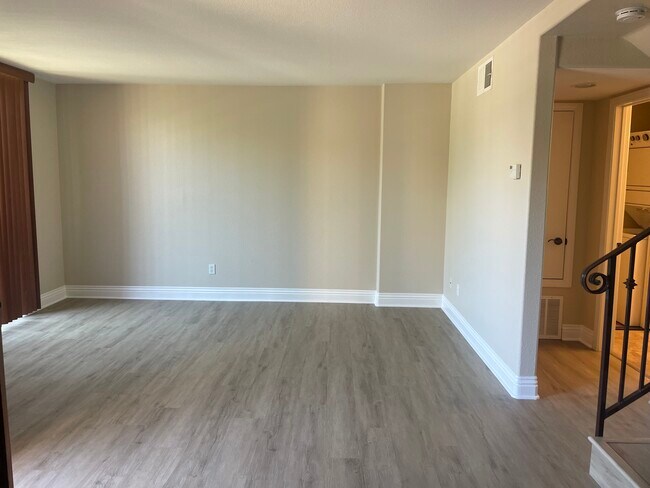 Building Photo - 3969 Nobel Dr