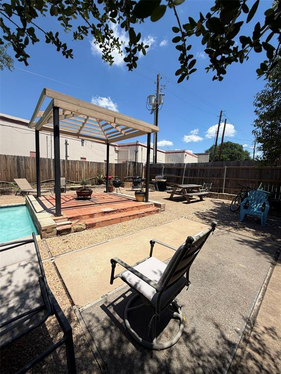 Building Photo - 2600 Penny Ln