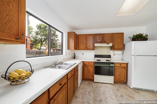 Building Photo - 12811 Hunting Bear