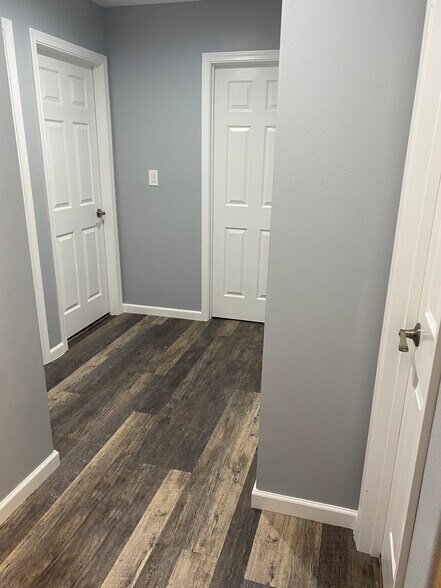 Upstairs landing - 2209 Jefferson Ct SE