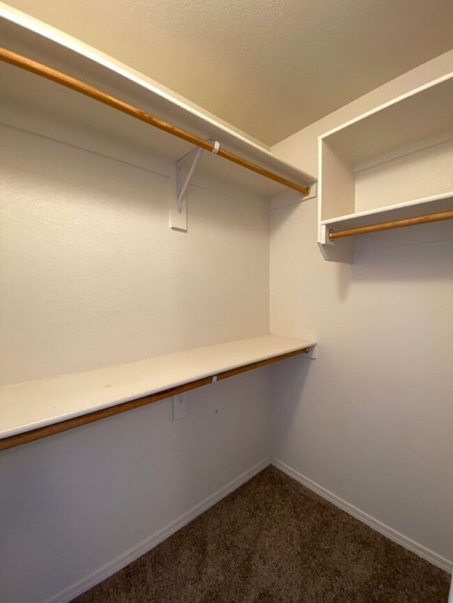 Building Photo - Northern Meadows - 3BR 2 Story - LOFT