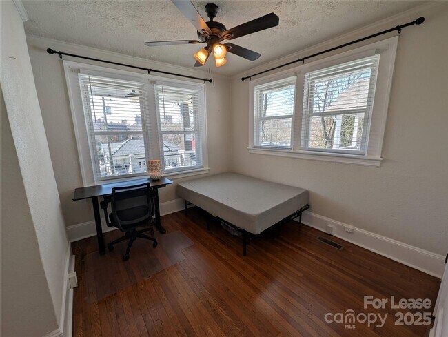 Building Photo - 28 Woodrow Ave