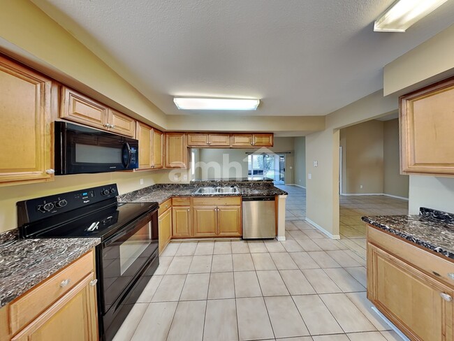 Building Photo - 4762 Silver Heron Dr