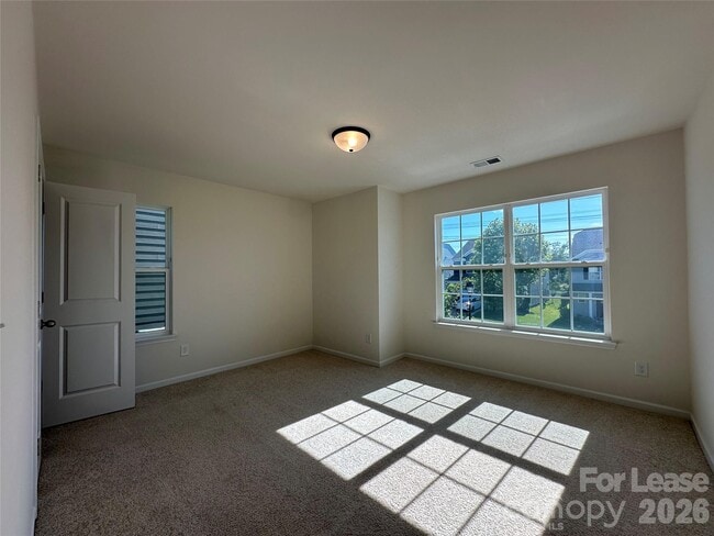 Building Photo - 6020 Hampstead Pond Ln