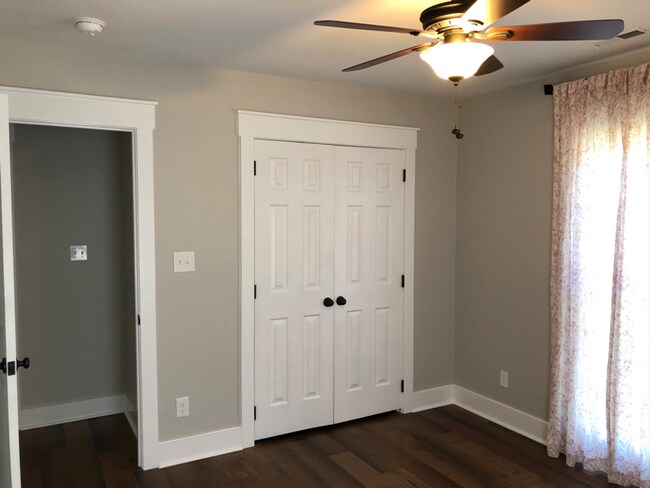 Building Photo - T.R. Lawing Realty Property