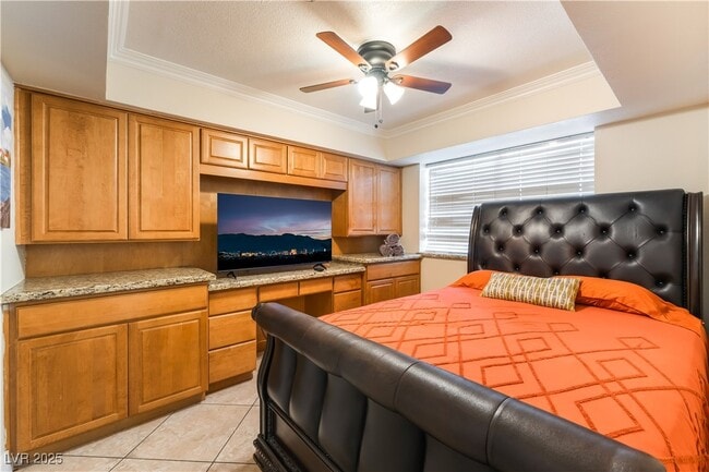 Building Photo - 2419 E Vegas Valley Dr