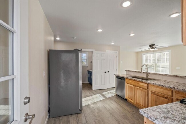 Building Photo - 444 N Spruce St