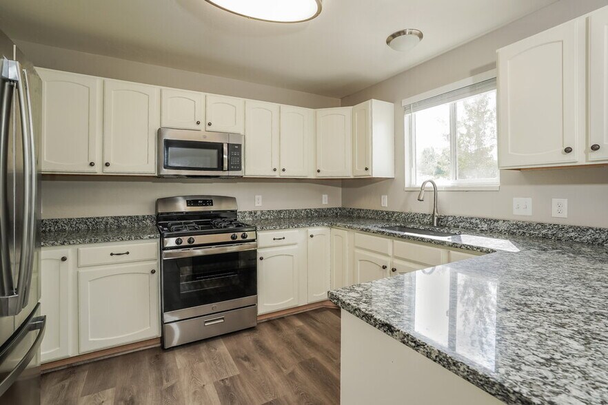 Building Photo - 14122 Rosaleen Ln