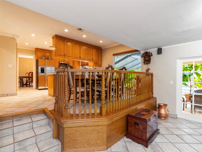 Building Photo - 6556 NW 87th Ave