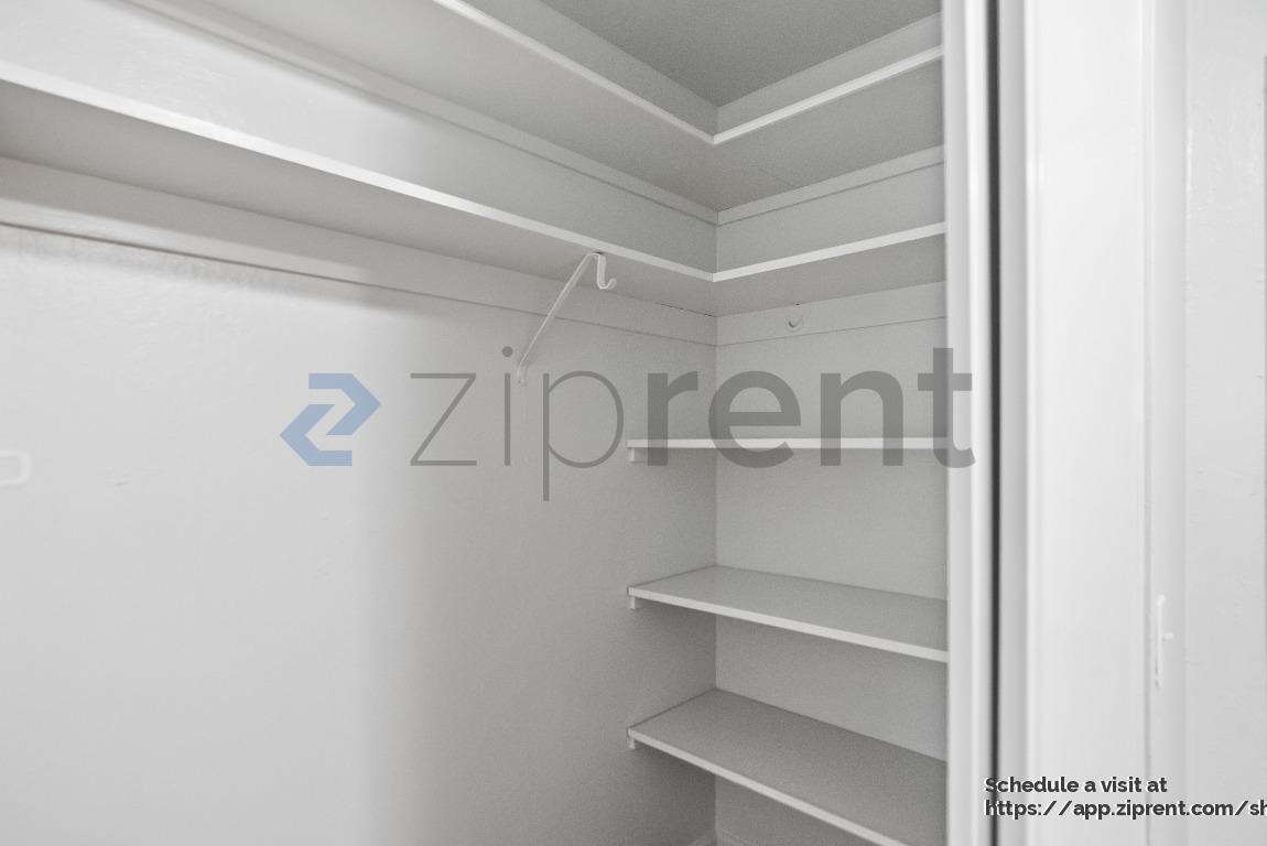 Building Photo - 100 Village Dr