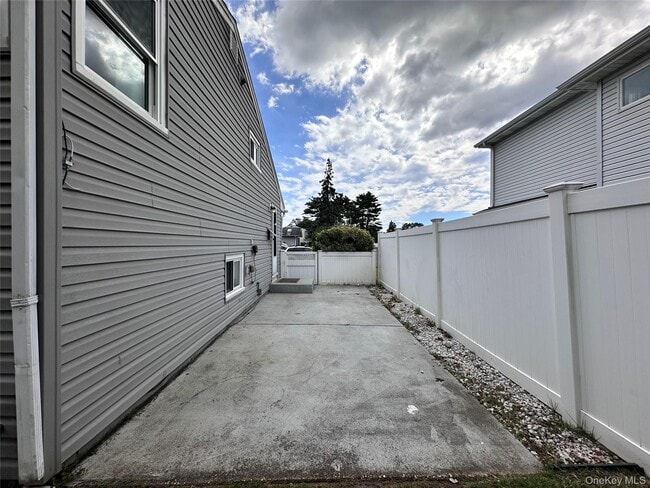 Building Photo - 5 Eagle Ln