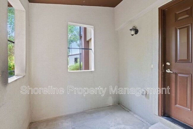 Building Photo - 2110 Brittany Ln