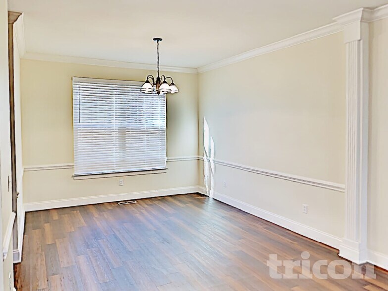 Building Photo - 1705 Walden Ct
