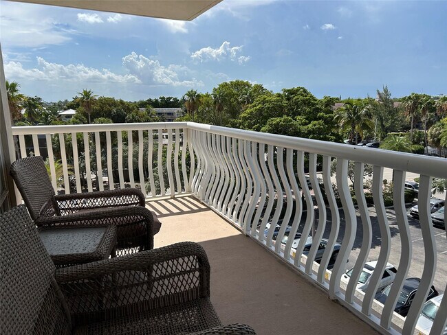 Building Photo - 4020 Galt Ocean Dr