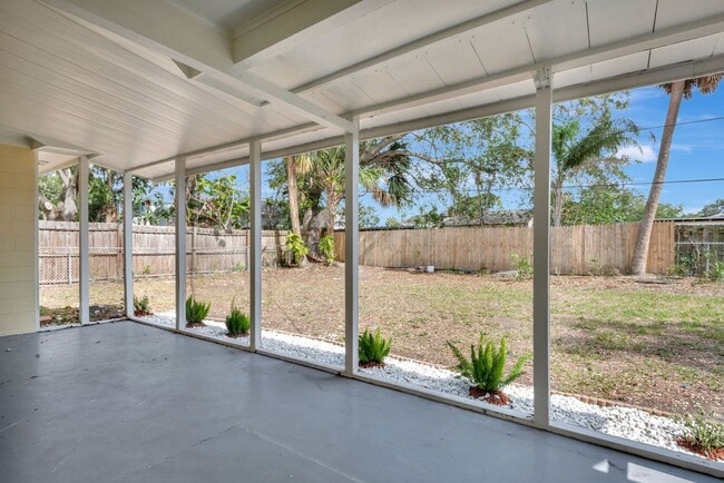 Building Photo - 4714 W Vasconia St