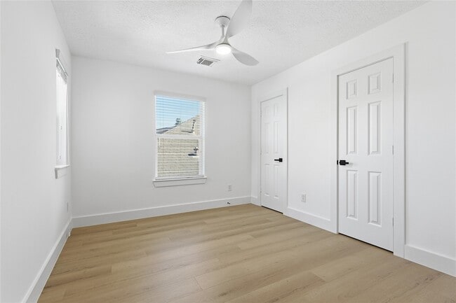 Building Photo - 1135 Eden Park Ln