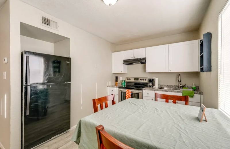 Building Photo - 1444 S 13th Ave