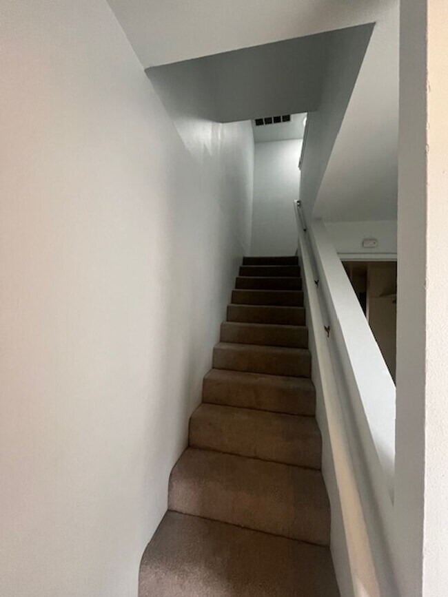 Building Photo - 1185 FOOTHILL BLVD #30, SAN LUIS OBISPO (PINE CREEK CONDO)